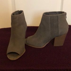 Ankle boots, open toe